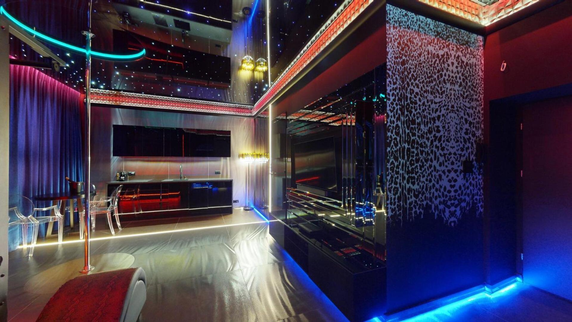 No Limits House - Bdsm Glamour Apartament Warszawa