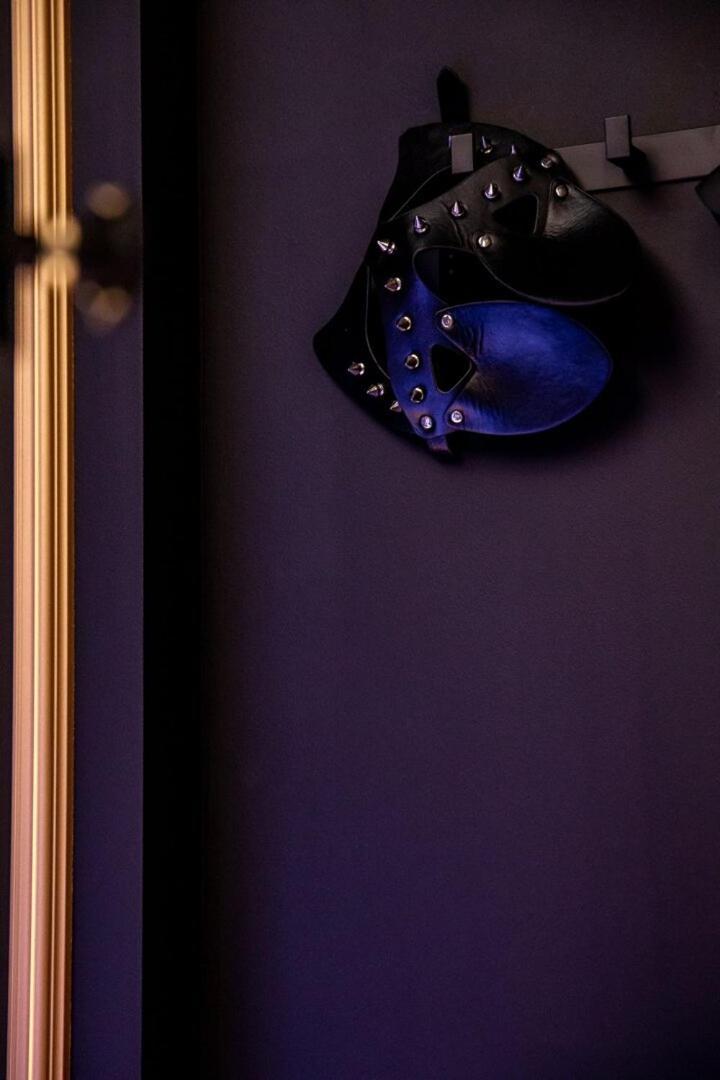 No Limits House - Bdsm Glamour Apartament Warszawa